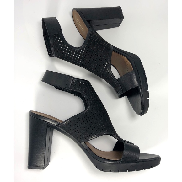 Clarks Block Heels Mesh Sandals LIKE NEW Size 10 - Picture 6 of 8